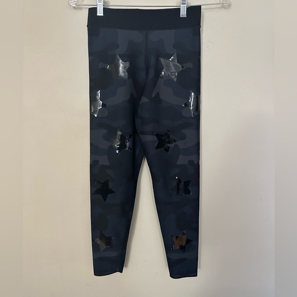 Ultracor Knockout Camo Star Leggings! Smokey Blue / Black Color - Picture 3 of 9